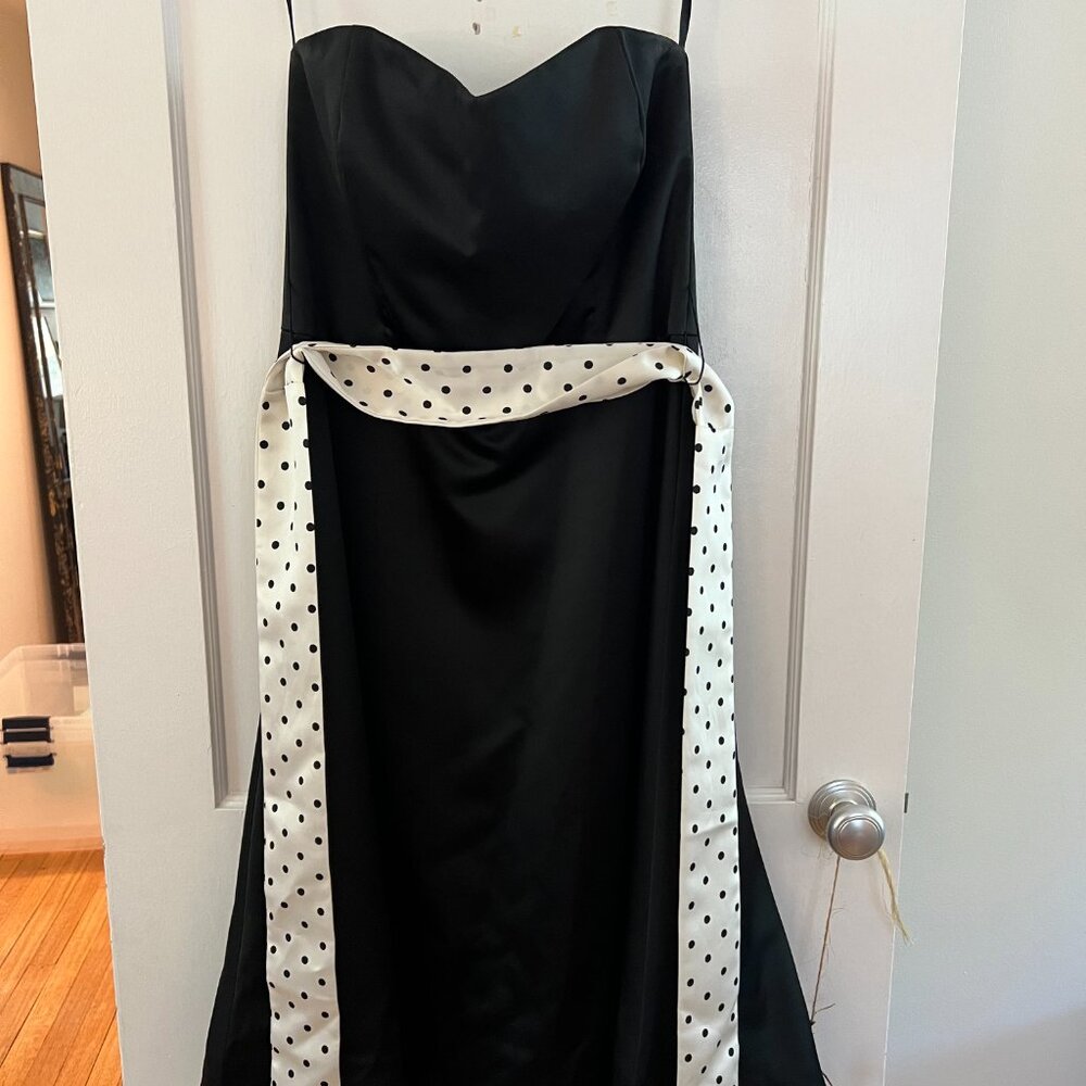 White House Black Market Strapless Dress | 3 Interchangeable Sashes | Size 8